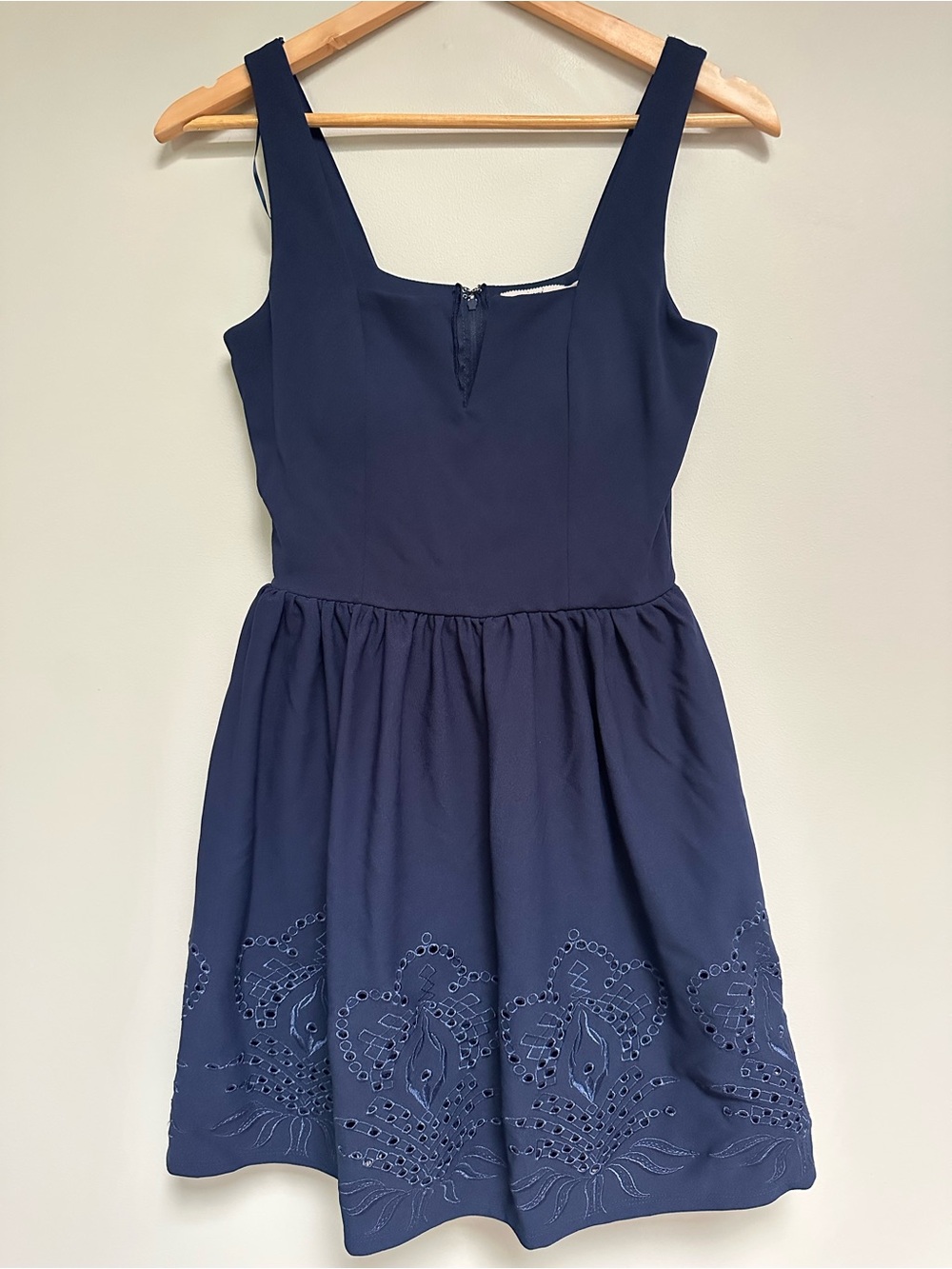 Mi Ami Navy Eyelet Sleeveless Dress XS Lined Elastic Waist Back Zip